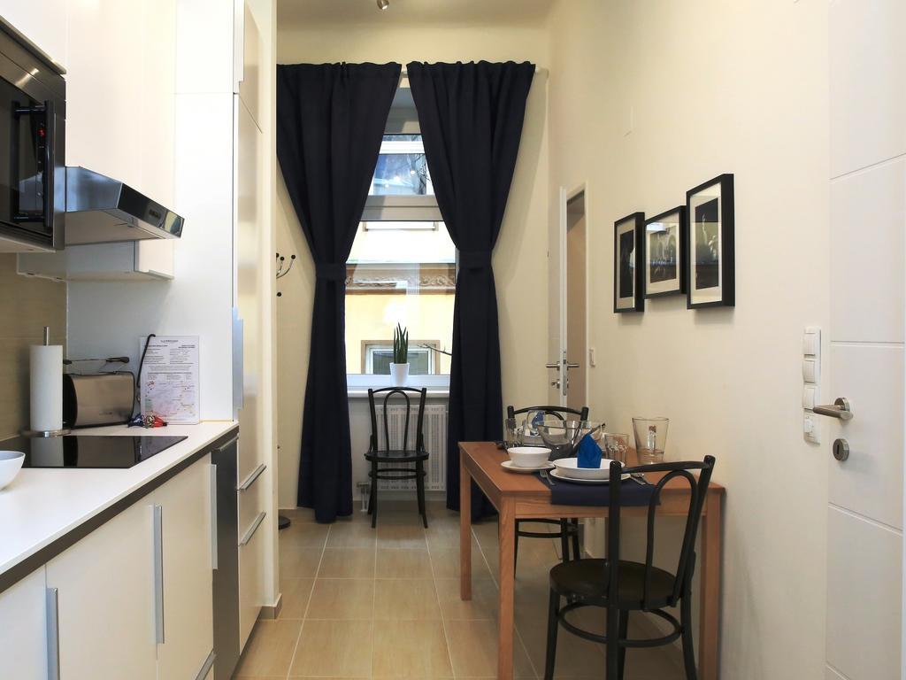 Flatprovider Comfort Eduard Apartment - Contactless Check In Vienna Room photo