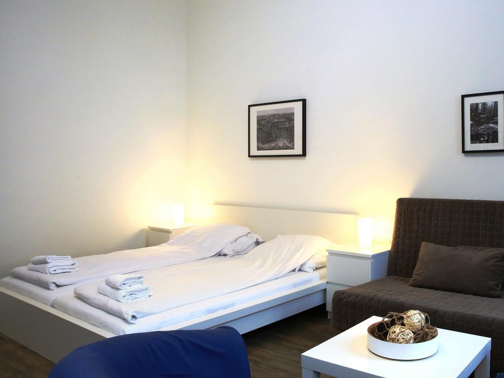 Flatprovider Comfort Eduard Apartment - Contactless Check In Vienna Room photo