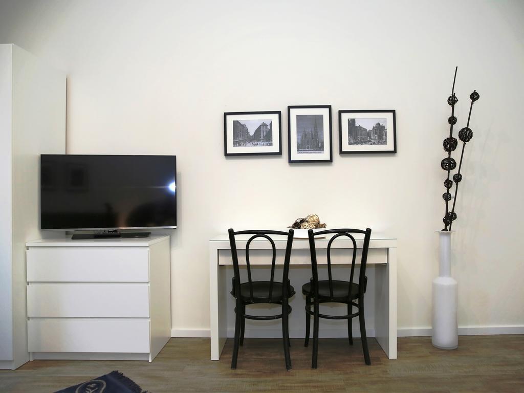 Flatprovider Comfort Eduard Apartment - Contactless Check In Vienna Room photo